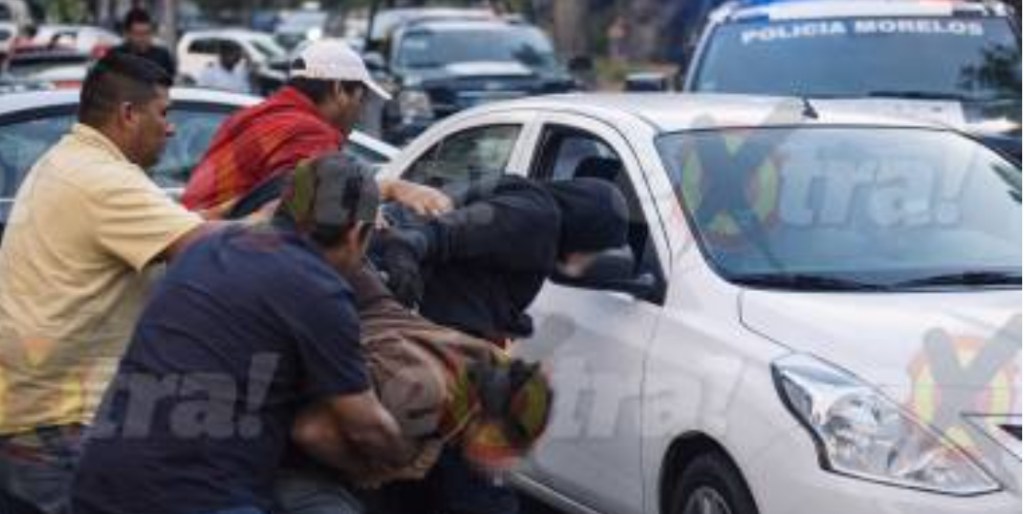 Choferes toman justicia en sus manos y frenan a presuntos&nbsp;ladrones