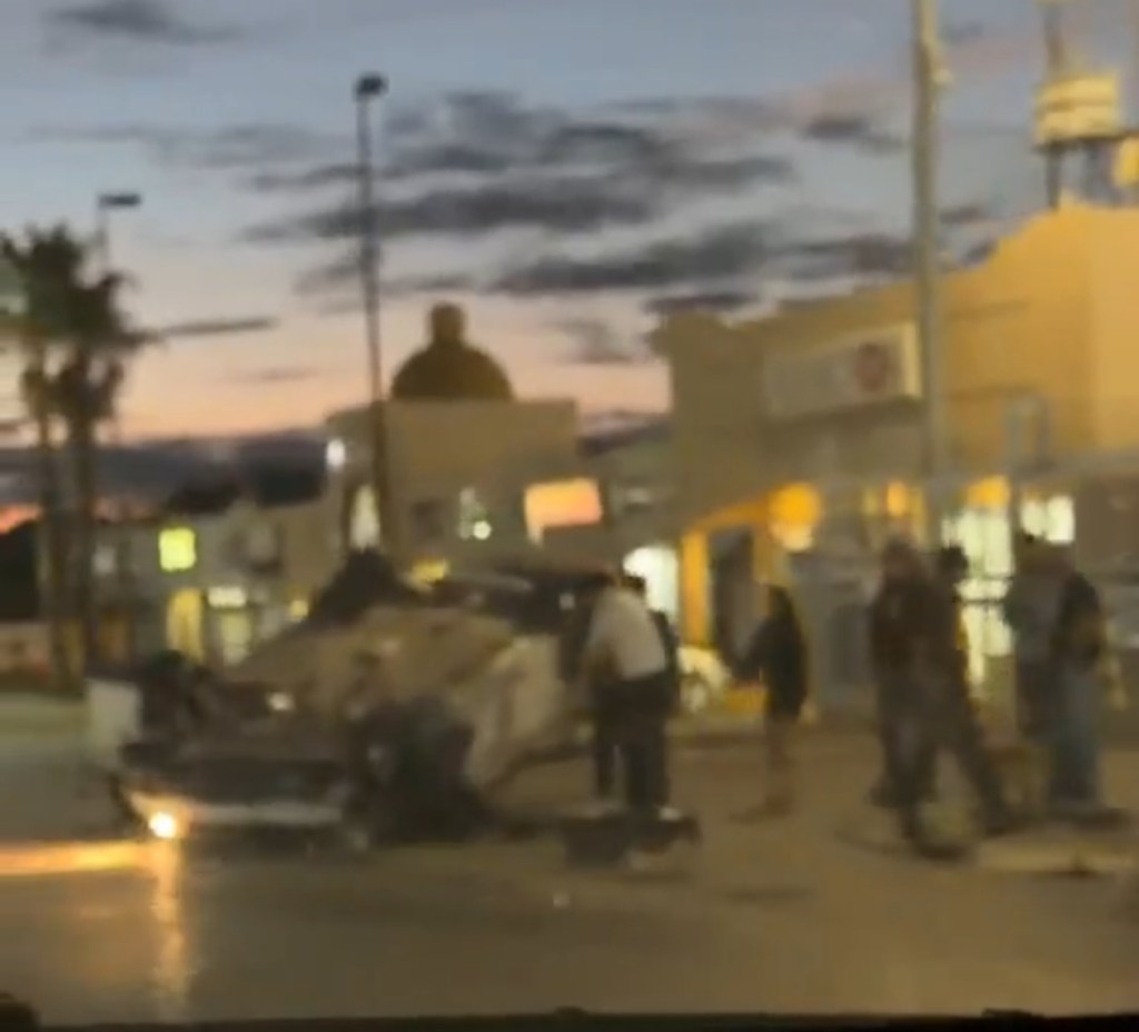 ¡Amanecido termina con auto volcado en la&nbsp;Dostoyevsky!
